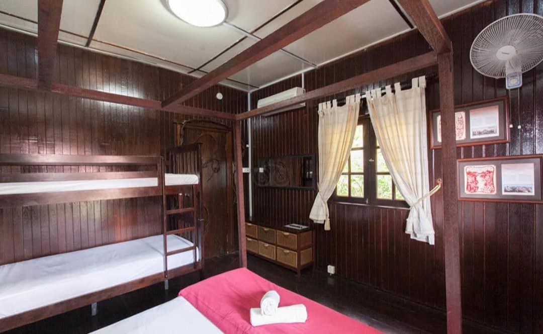 Melina Beach Resort Kampung Genting Bagian luar foto