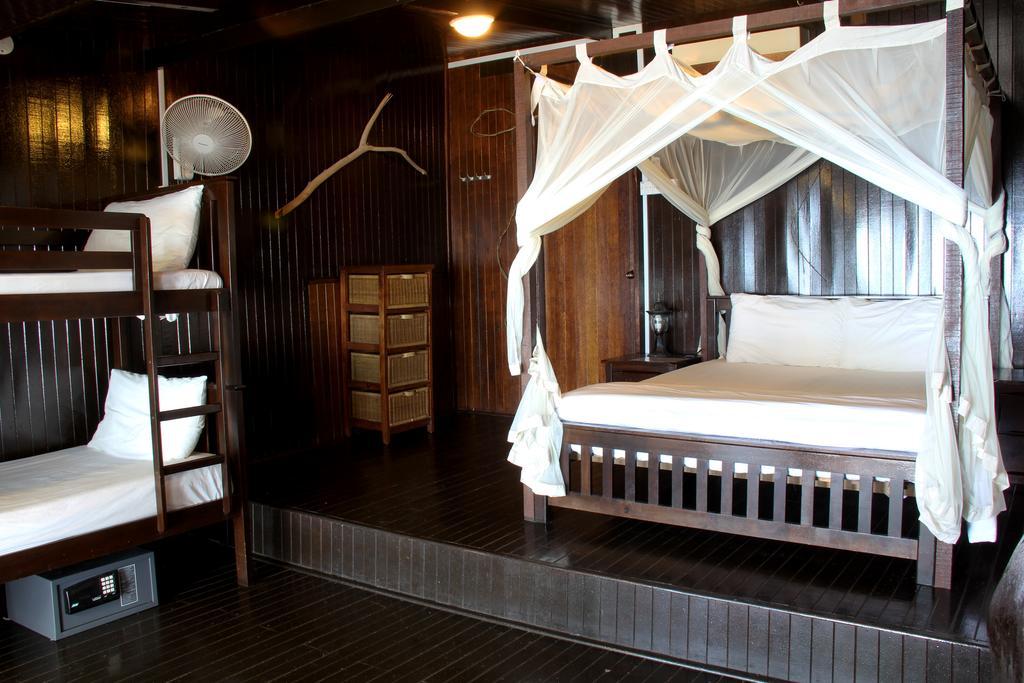 Melina Beach Resort Kampung Genting Bagian luar foto