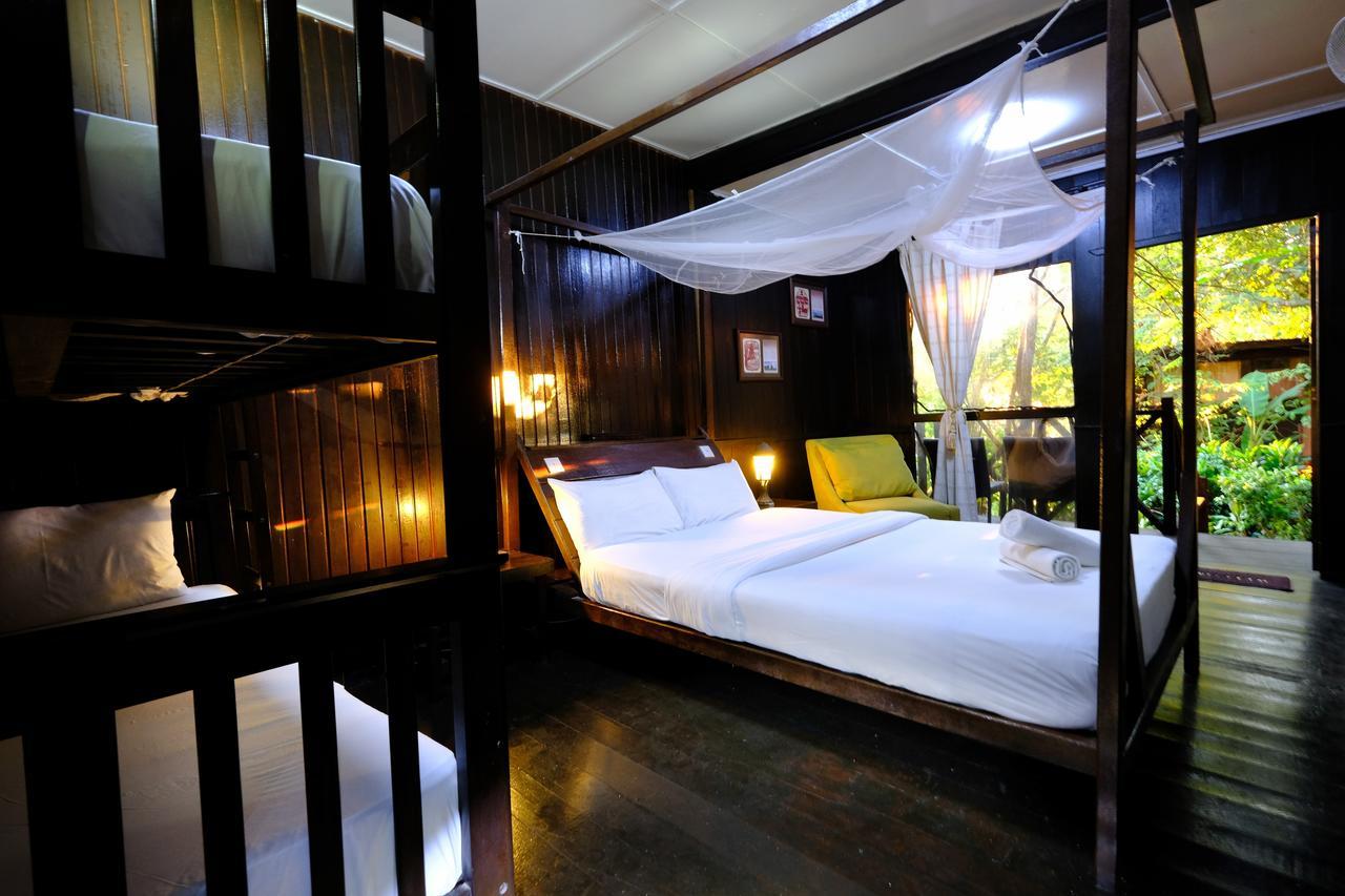 Melina Beach Resort Kampung Genting Bagian luar foto