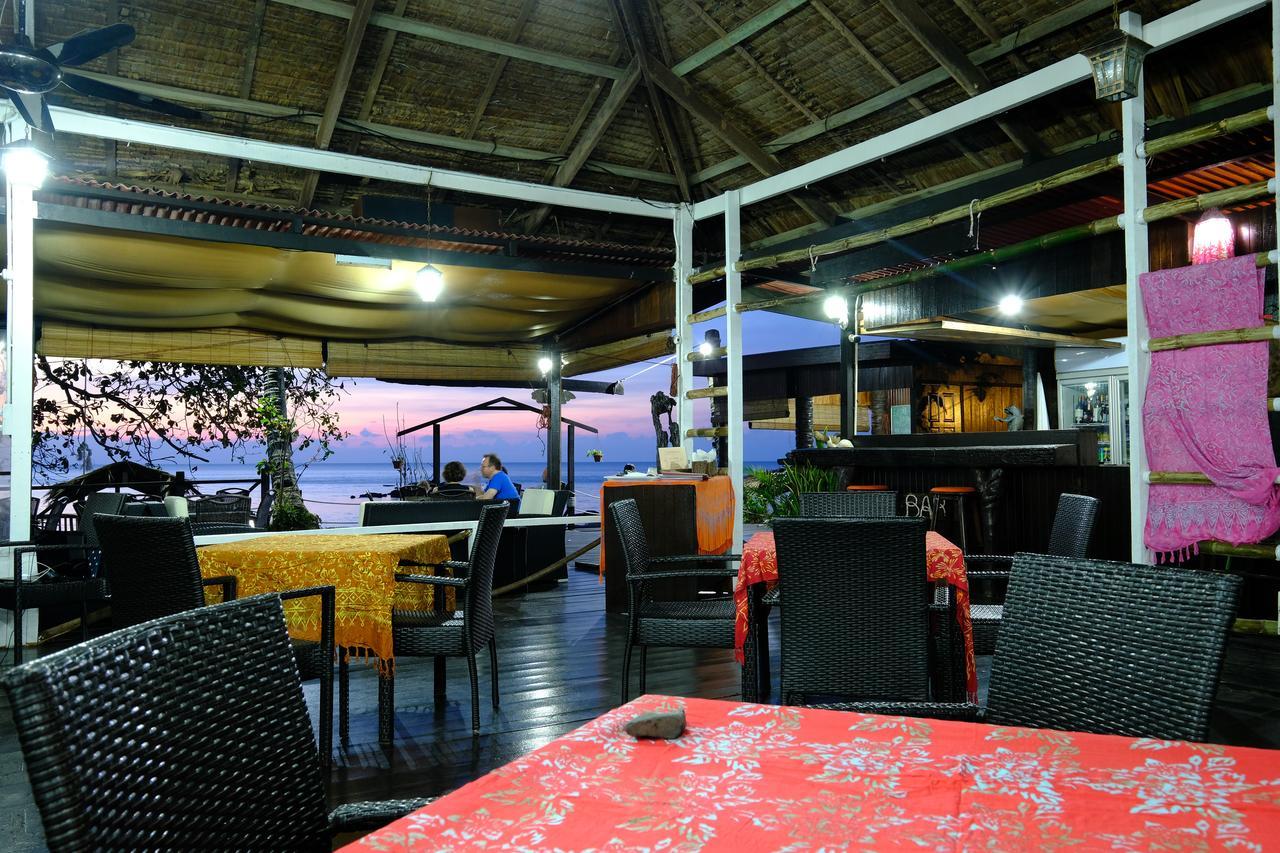 Melina Beach Resort Kampung Genting Bagian luar foto