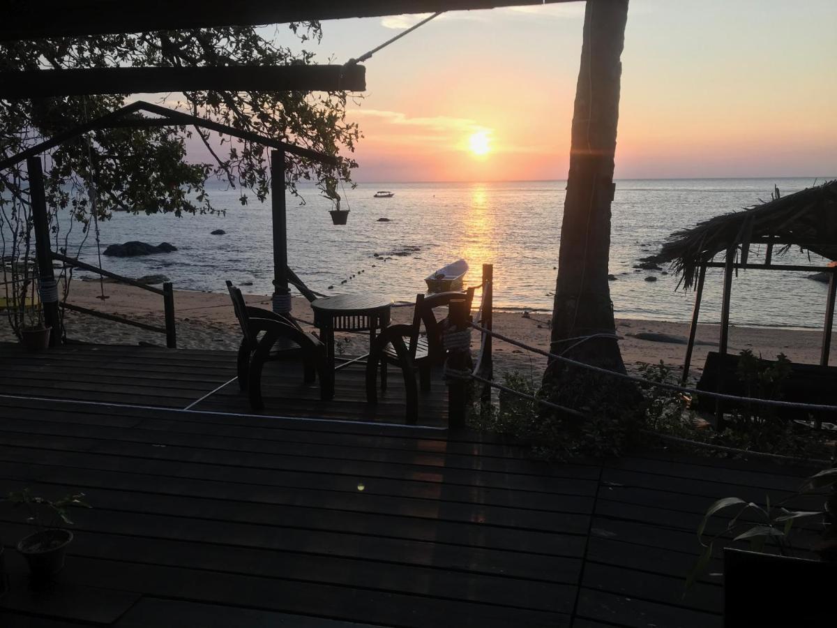 Melina Beach Resort Kampung Genting Bagian luar foto