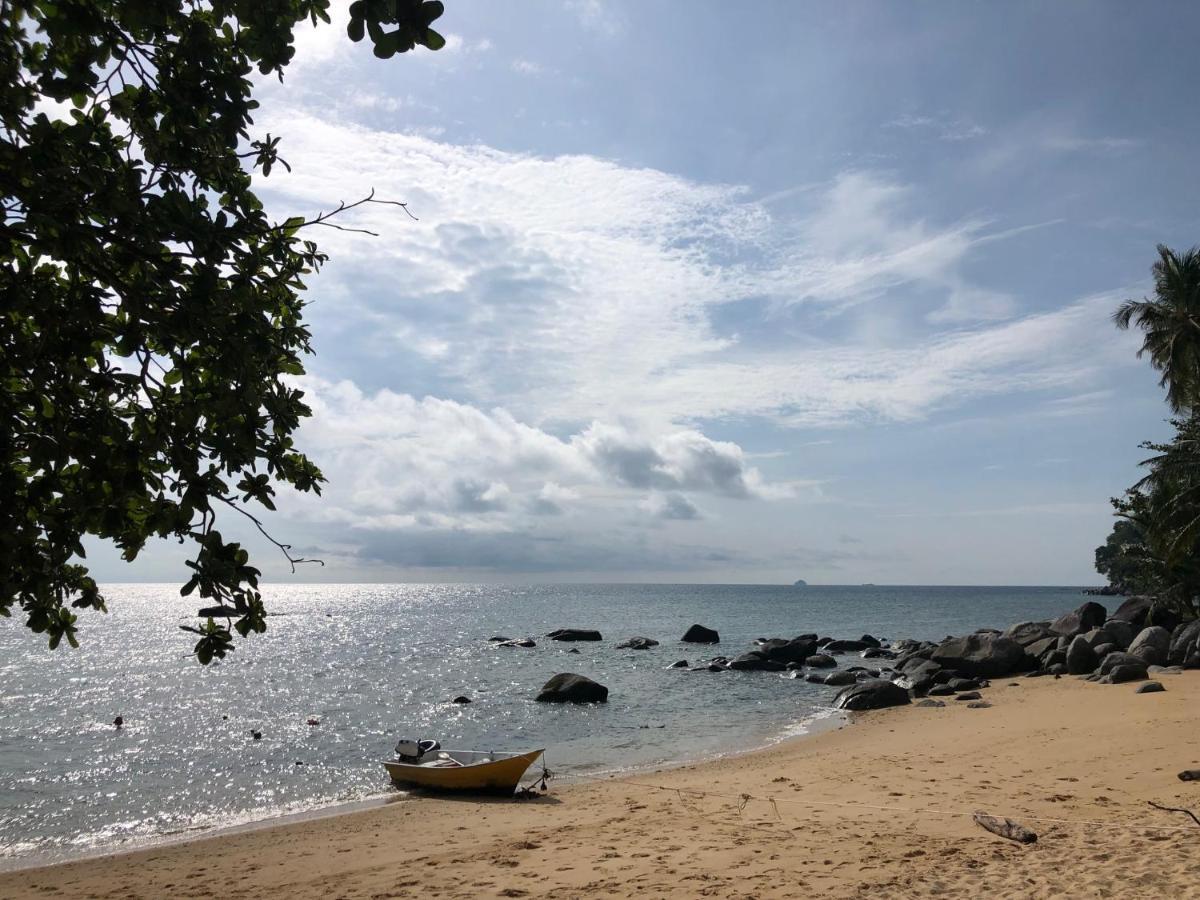 Melina Beach Resort Kampung Genting Bagian luar foto