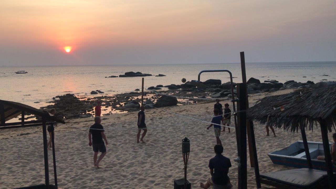 Melina Beach Resort Kampung Genting Bagian luar foto